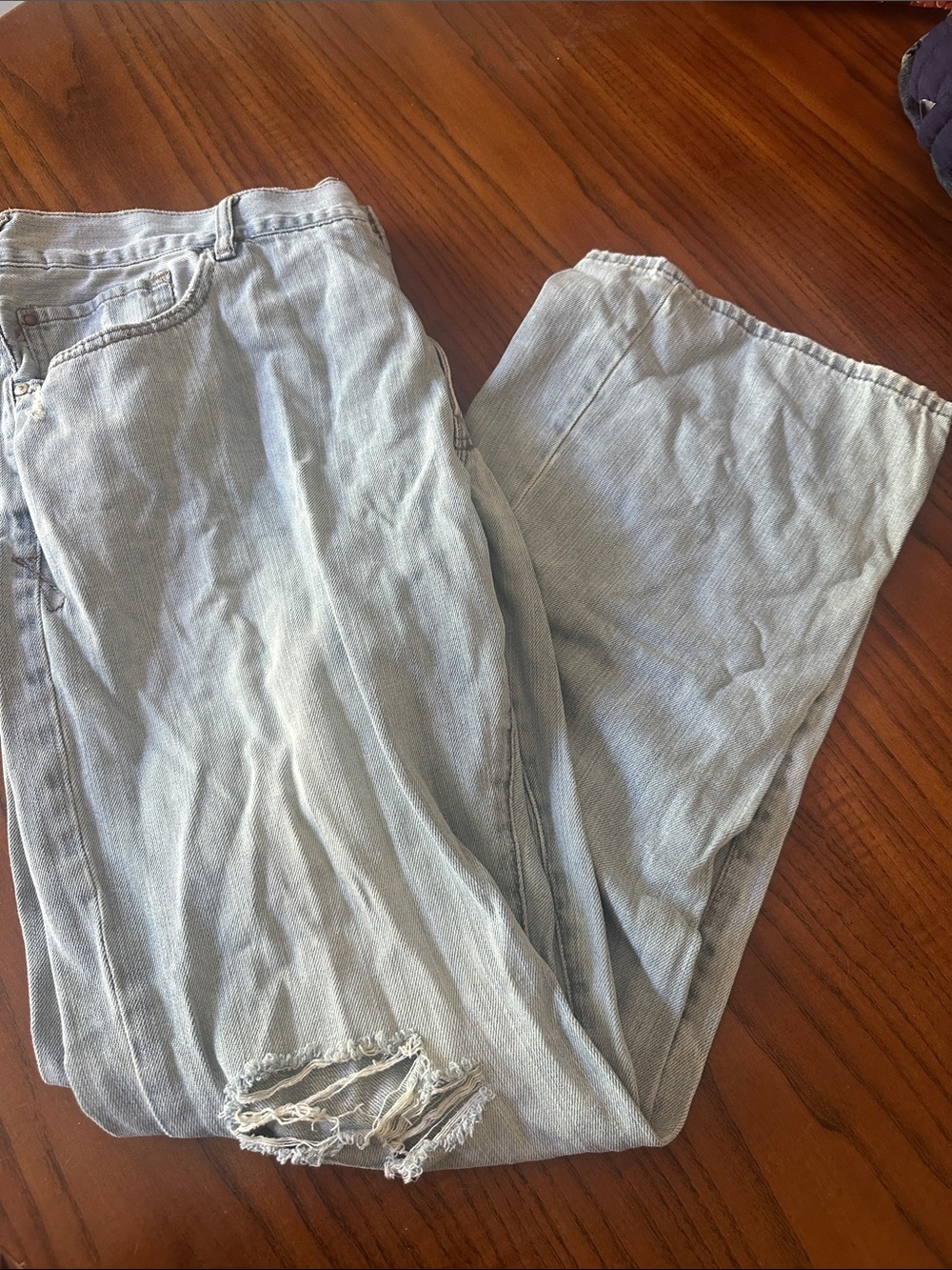 UNIONBAY Light Blue Denim Jeans with Red Logo Tag